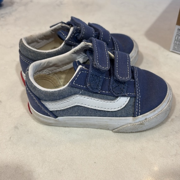 Vans Kids' Old Skool V Sneaker
CANVAS NAVY/ TRUE WHITE, Size 5 Toddler - Picture 5 of 9